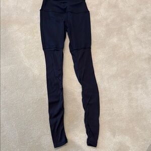 Size L Alo leggings